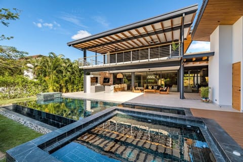 Welcome to Casa de Sophie - every corner's got a cozy story to tell. Come on in!