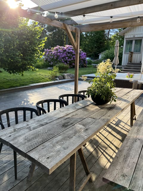 Outdoor dining