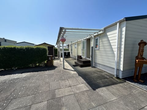 Terrace, Garden chair, Garden table and front garden - EEZZ