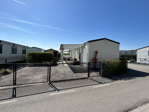 Terrace, Garden chair, Garden table and front garden - EEZZ