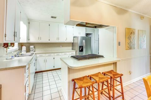 Kitchen | Cooking Basics | Coffee Maker | Toaster & Toaster Oven | Ice Maker