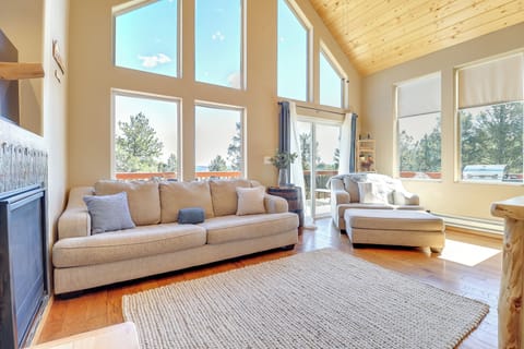 Woodland Park Vacation Rental | 3BR | 1BA | 1,608 Sq Ft | Stairs to Access