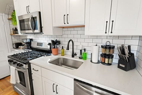 Kitchen - gas stove; baking/cooking essentials