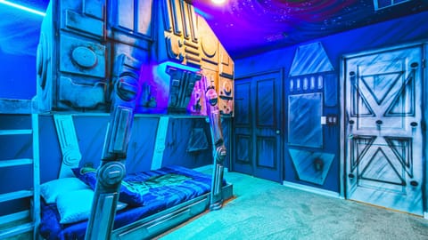Epic Star Wars-themed bunk room for kids & fans—sleep in a galaxy far away!