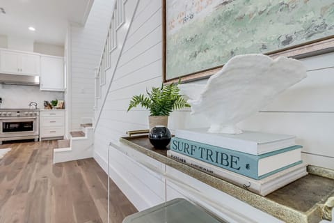 Living Area with Sleeper Sofa, 1st Floor