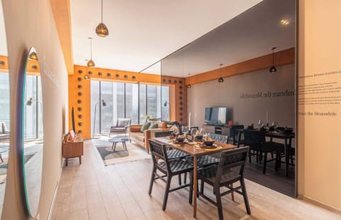 El mobiliario, la decoración y los servicios pueden variar ligeramente.
