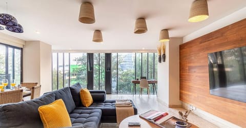 Furnishings, decor and amenities may slightly vary.
