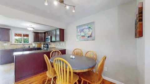 Elegant Dining Table for 6