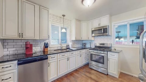 Lovely white cabinet kitchen