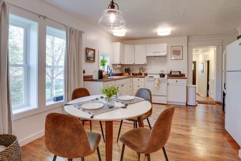 Dining Area | Dishware & Flatware Provided