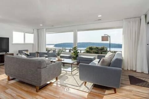 Relax and watch the boats pass by on the Puget Sound or perhaps you'll catch an eagle swooping by! 