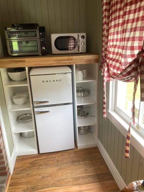 Modern kitchen conveniences corner