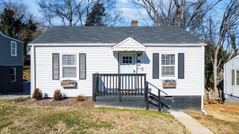 Park easily in the front driveway with space for two vehicles.