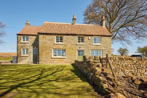 Lop Hall, Danby - Host & Stay