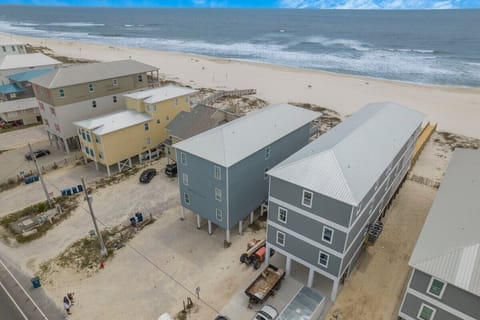 4 web or mls 1373 w beach blvd