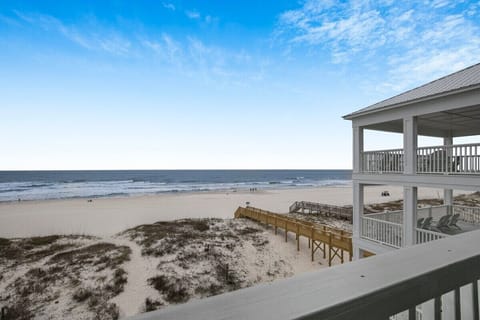 84 web or mls 1373 w beach blvd