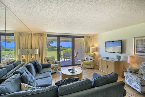 21-Edgewater-204-Living