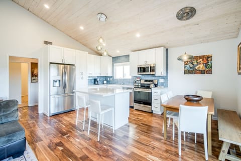 Modern kitchen recently remodeled with new appliances