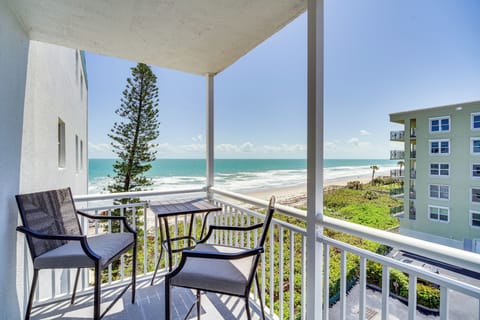 Satellite Beach Vacation Rental | 1BR | 1BA | Step Free Access | 795 Sq Ft