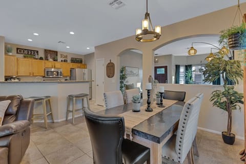 Dining Room showing the bar stools.