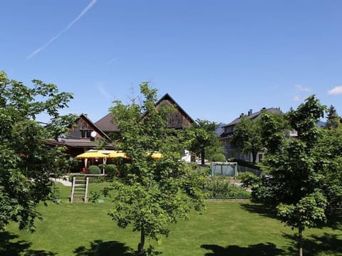 Lupinienweg - Fewo Nr.3 - Ferienwohnungen Petschnig Bed and Breakfast in Villach