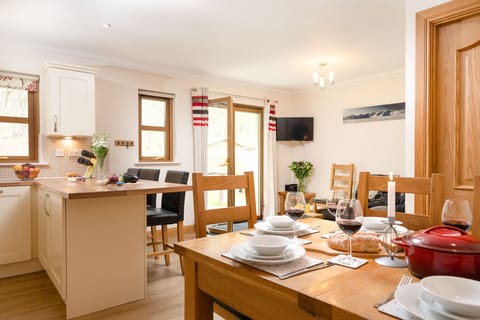 Bracken House table and breakfast bar