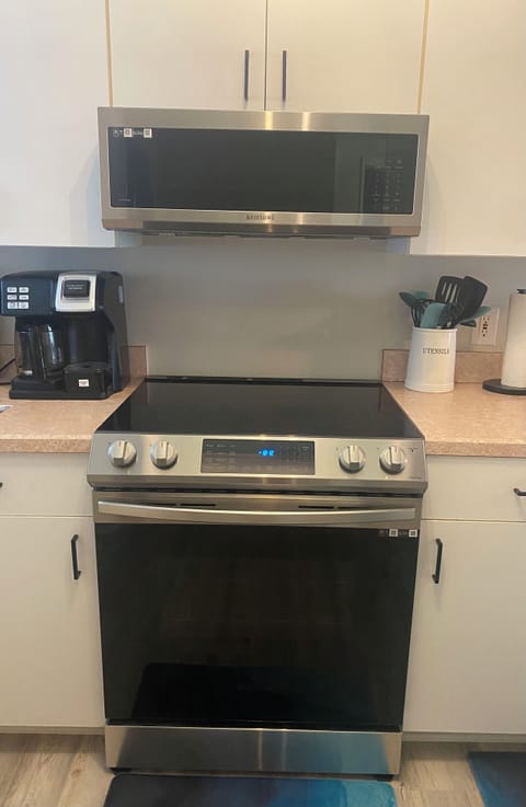 New Samsung oven with matching microwave and dual coffee maker with keruig