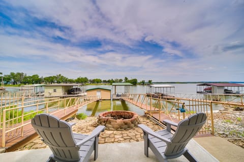 Grand Lake O' The Cherokees Waterfront Patio | Outdoor Entertainment Areas