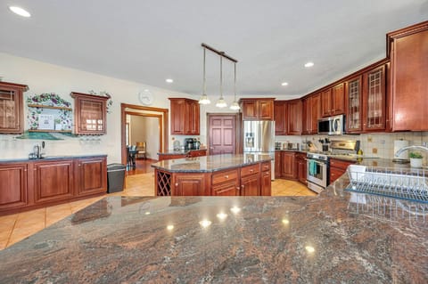 Professionally-stocked kitched