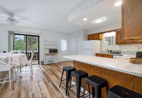 Grab a quick bite at the Breakfast Bar before hitting the Beach.