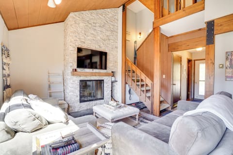 Cortland Vacation Rental | 1BR | 1.5BA | 950 Sq Ft | Stairs Required