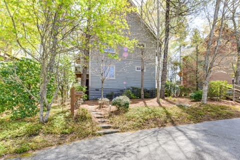 Cashiers Vacation Rental | 2BR | 2BA | 1,500 Sq Ft | Outdoor Staircase Required