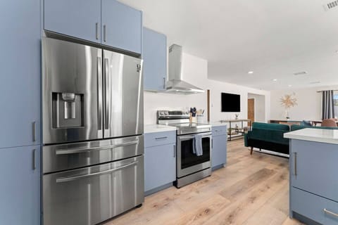 F9abbdc0 ec32 4765 9bb2 0985d415e146