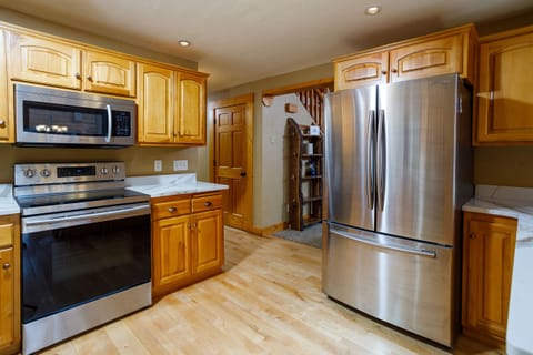 So much space to prepare your favorite meals!