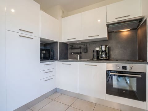 Plant, Furniture, Sky, Property, Table, Building, Cloud, Window, Chair, Outdoor Furniture