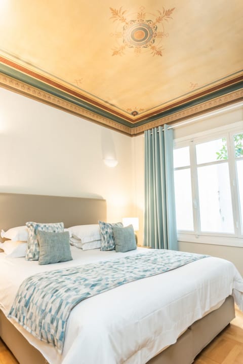 Queen Size Bedroom