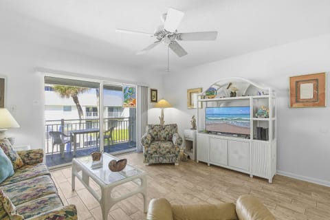 Colony Beach Club 220
