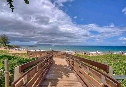 Path to Kamaole Beach II- 5 minute walk from your room