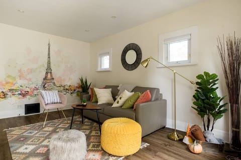 La Petite Maison... a little taste of Paris right in your living-room.