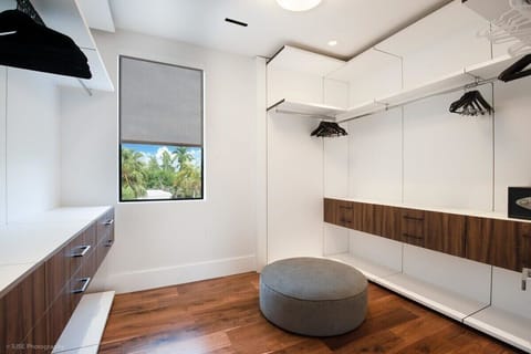 Master walk-in Closet