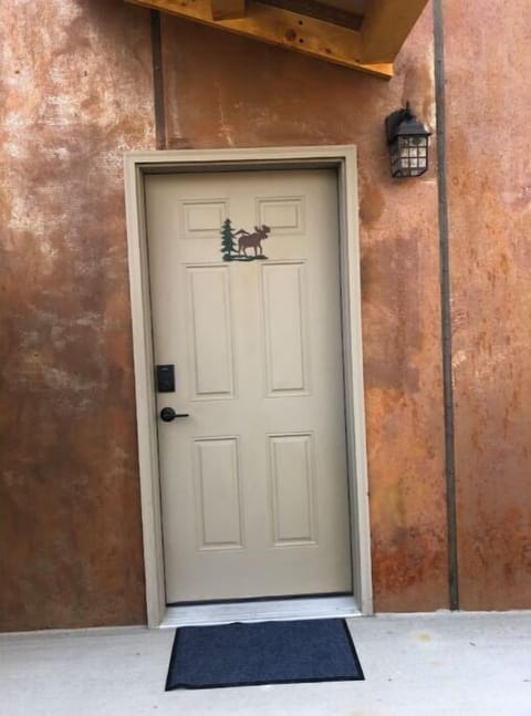 Moose on door. Keyless entry.