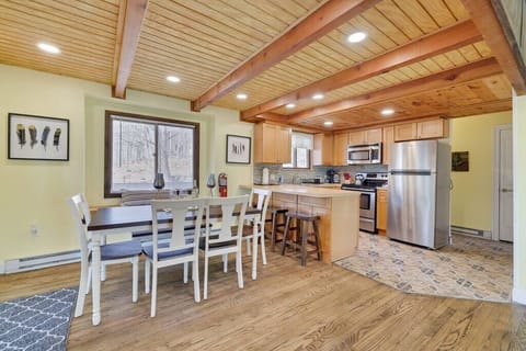 Main Floor - Dining Area 