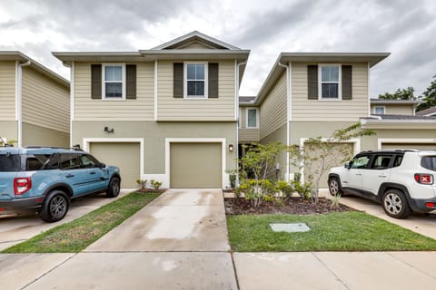 Brandon Vacation Rental | 2BR | 2.5BA | 1,536 Sq Ft | 1 Step to Enter