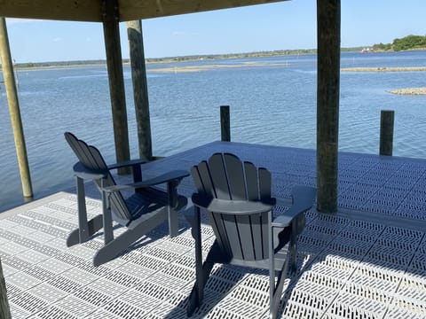 Dock w/ seating.  Bring your boat and park it for the week.  Fishing avail too!