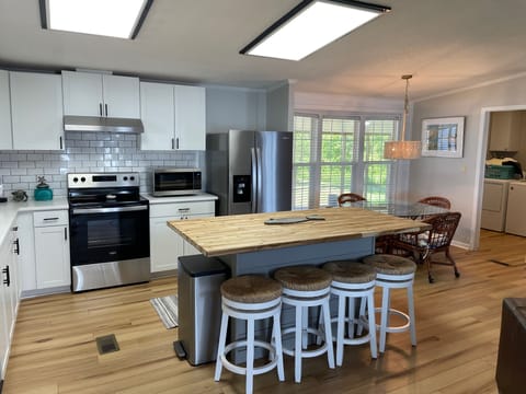 Kitchen / Dining Area