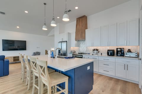 Kitchen | Air Fryer | Blender | Drip Coffee Maker | Toaster | Main Level