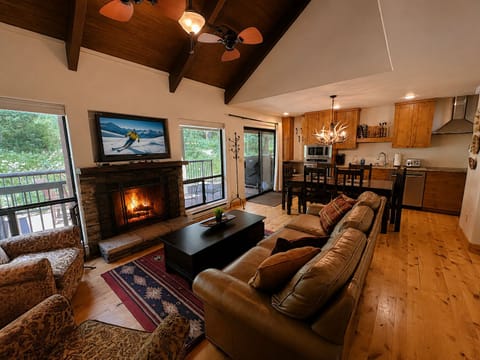 Living Room w/Fireplace