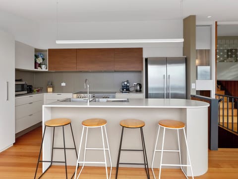 010 Open2view ID584769 1 271 Nelson Road