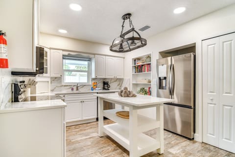 Kitchen | Drip Coffee Maker | Dishwasher | Cooking Basics/Spices | 2-Person Bar