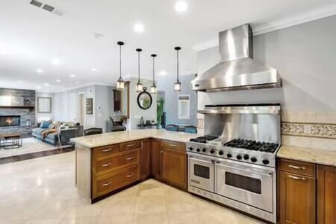 7568d244 75a7 4757 806e 31c4884226e9